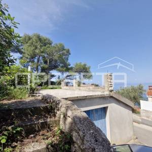 Građevinsko zemljište 338 m2 s dozvolom i pogledom na more, otok Korčula