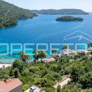 Građevinsko zemljište 430 m2 s pogledom na more, Lastovo