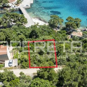 Građevinsko zemljište 430 m2 s pogledom na more, Lastovo
