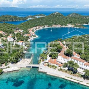 Građevinsko zemljište 430 m2 s pogledom na more, Lastovo