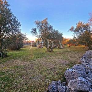 Građevinsko zemljište s djelomičnim pogledom na more