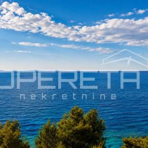 Građevinsko zemljište s dozvolom u 2. redu od mora, Hvar