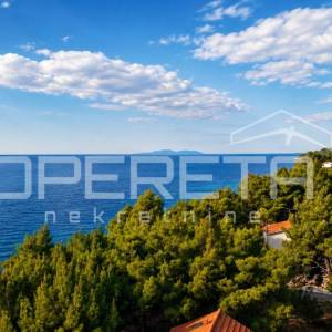 Građevinsko zemljište s dozvolom u 2. redu od mora, Hvar