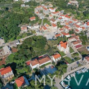 Građevinsko zemljište u centru Sućurja