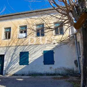 GRIŽANE - Prostrana kuća sa okućnicom