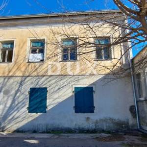 GRIŽANE - Prostrana kuća sa okućnicom