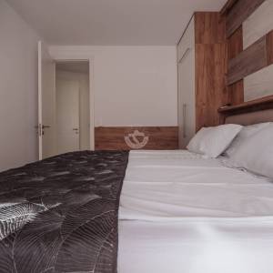 Hrvatska, Pag, Mandre – Ekskluzivna dizajnerska kuća s bazenom, podrumom i vrtom, 122 m²