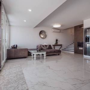 Hrvatska, Pag, Mandre – Ekskluzivna dizajnerska kuća s bazenom, podrumom i vrtom, 122 m²