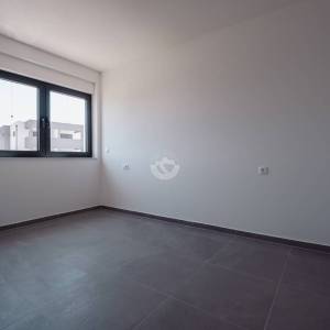 Hrvatska, Pag, Povljana – novogradnja stan 75 m² s 2 spavaće sobe, balkonom, liftom i parkingom