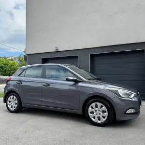 HYUNDAI i20 //179tkm//prvi vlasnik//HR auto//klima//odličan//