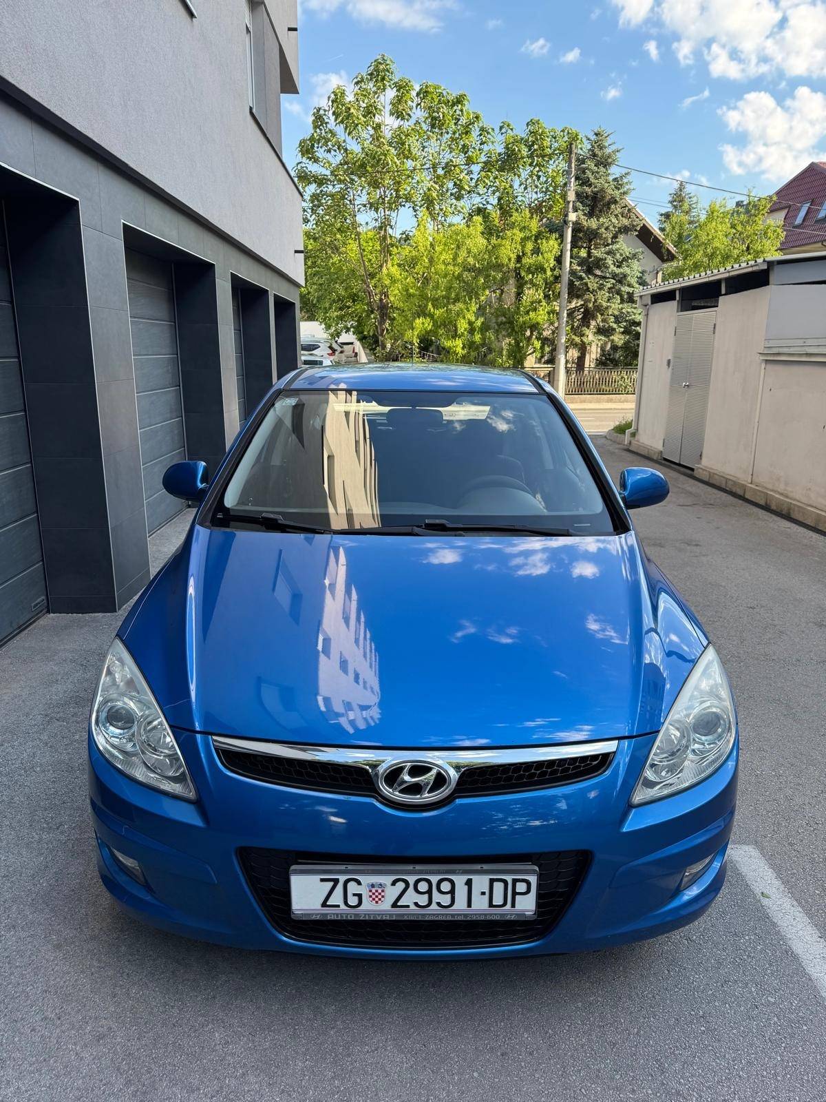HYUNDAI i30 //94tkm//prvi vlasnik//HR auto//klima//odličan//