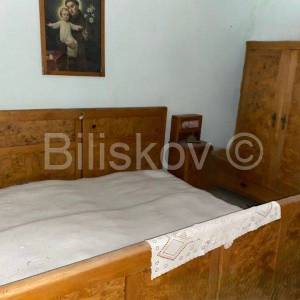 Imotski, kamena kuća u nizu u samom centru grada