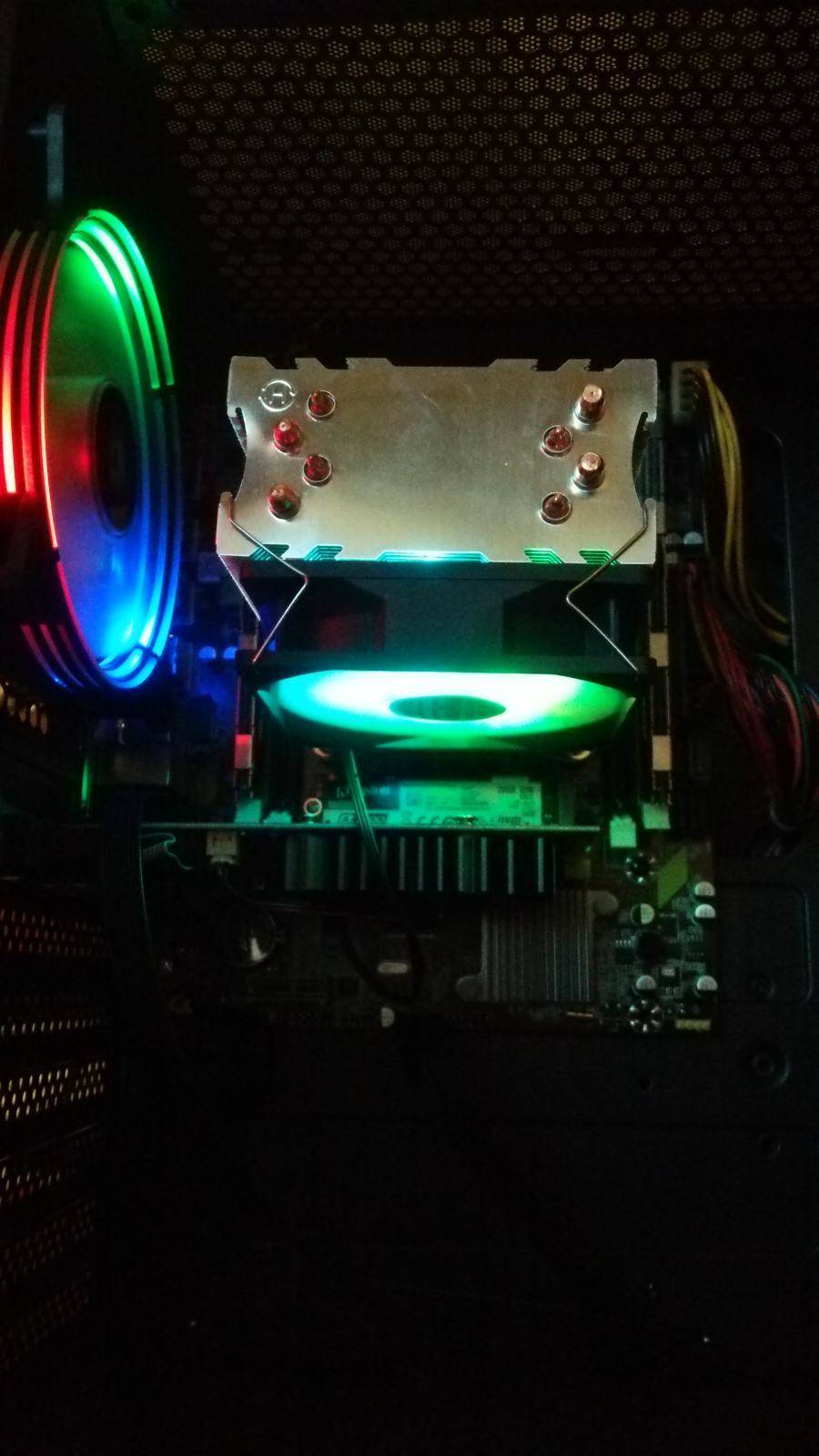 INTEL XEON E5 2670 16x(3,3Ghz)16gb ddr3 250Gb ssd Asus R7 Win11