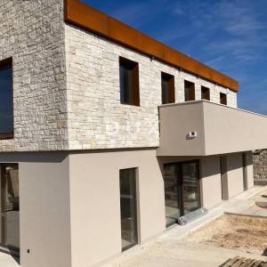 ISTRA, BALE - Moderno namještena vila s bazenom i saunom