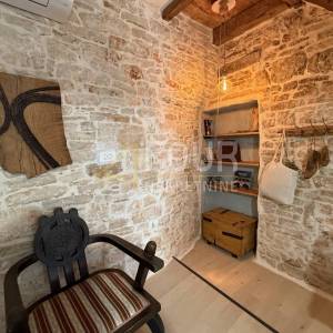 Istra, Bale, prekrasna kamena kuća, P+3, 116m2