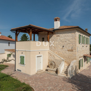 ISTRA, BARBAN- Autentična istarska kamena vila s bazenom, na prostranom zemljištu!