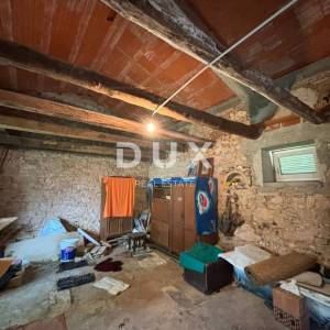  ISTRA, BARBAN - Djelomično adaptirana kuća na prekrasnoj lokaciji!