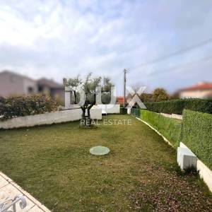 ISTRA, BARBAN - Potpuno opremljena novogradnja s bazenom
