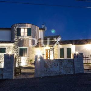 ISTRA, BARBAN - Prekrasna kamena kuća s bazenom