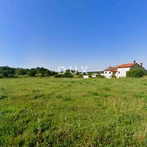 ISTRA, BARBAN - Zemljište s građevinskom dozvolom
