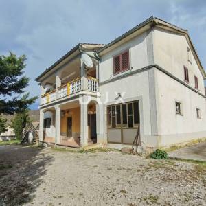 ISTRA, BOLJUN - Kuća s dva stana u srcu Istre