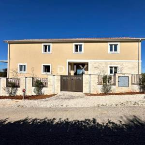 ISTRA, BUJE - Luksuzna vila s panoramskim pogledom