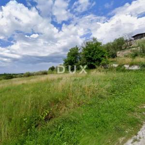 ISTRA, BUJE - Zemljište s građevinskom dozvolom