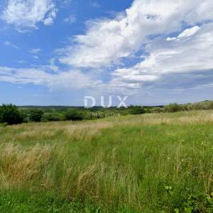 ISTRA, BUJE - Zemljište s građevinskom dozvolom