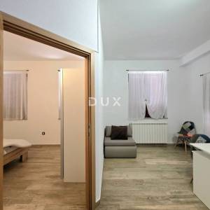 ISTRA, GALIŽANA – Apartmanska vila s maslinikom, krovnom terasom i panoramskim pogledom na more i Brijune