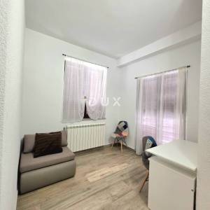 ISTRA, GALIŽANA – Apartmanska vila s maslinikom, krovnom terasom i panoramskim pogledom na more i Brijune