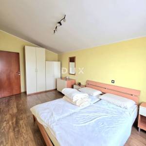 ISTRA, GALIŽANA – Apartmanska vila s maslinikom, krovnom terasom i panoramskim pogledom na more i Brijune