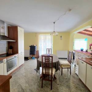 ISTRA, GALIŽANA – Apartmanska vila s maslinikom, krovnom terasom i panoramskim pogledom na more i Brijune