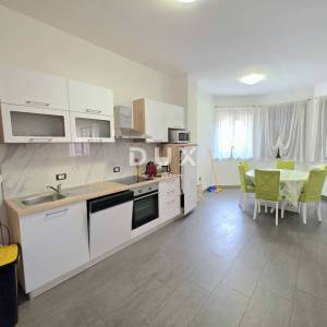 ISTRA, GALIŽANA – Apartmanska vila s maslinikom, krovnom terasom i panoramskim pogledom na more i Brijune
