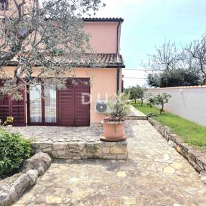 ISTRA, GALIŽANA – Apartmanska vila s maslinikom, krovnom terasom i panoramskim pogledom na more i Brijune