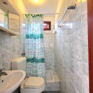 ISTRA, GALIŽANA – Apartmanska vila s maslinikom, krovnom terasom i panoramskim pogledom na more i Brijune