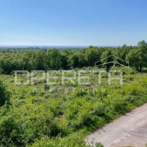 Istra, – Građevinsko zemljište Lovreč te 832 m² s pogledom na more