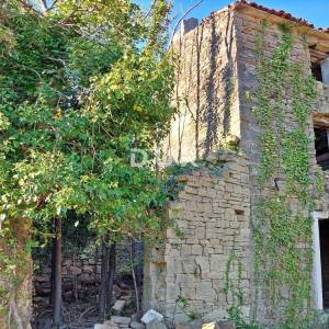 ISTRA, GROŽNJAN - Građevinsko zemljište na osami s panoramskim pogledom