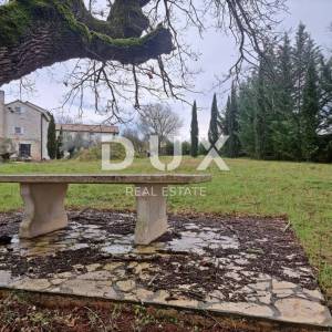 ISTRA, GROŽNJAN - Raskošna kamena stancija