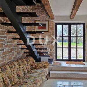 ISTRA, GROŽNJAN - Raskošna kamena stancija