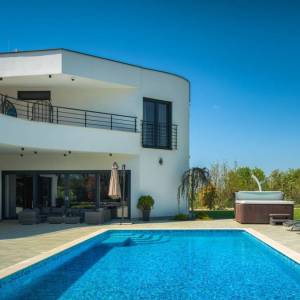 ISTRA, JURŠIĆI- Ekskluzivna bezvremenska vila u srcu Istre