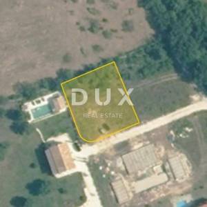 ISTRA, KANFANAR - Građevinsko zemljište u mirnom okruženju – 904 m²