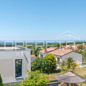 Istra, Kaštelir-kuća s panoramskim pogledom na more