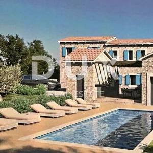 ISTRA, LABIN - Kamena kuća s projektom i građevinskom dozvolom