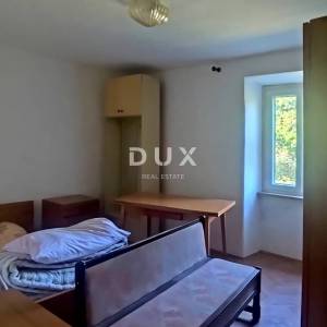 ISTRA, LABIN - Kamena kuća s okućnicom