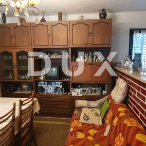 ISTRA, LABIN, KRŠAN - Obiteljska kuća s dva stana i prostranom okućnicom