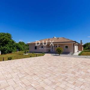 ISTRA, LABIN - Kuća s bazenom i prostranom okućnicom