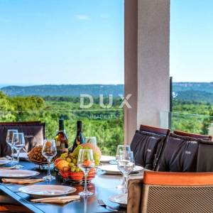 ISTRA, LABIN - Kuća s bazenom i panoramskim pogledom