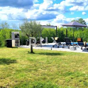 ISTRA, LABIN- Niskoenergetska vila s bazenom i ograđenom okućnicom od 900m2