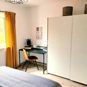 ISTRA, LABIN- Niskoenergetska vila s bazenom i ograđenom okućnicom od 900m2