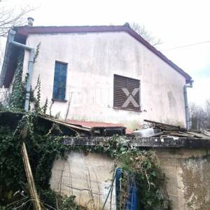 ISTRA, LABIN - Prizemna kućica, otvoreni pogled i prostrana okućnica na mirnoj lokaciji